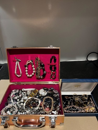 Vintage jewellery job - job, lot